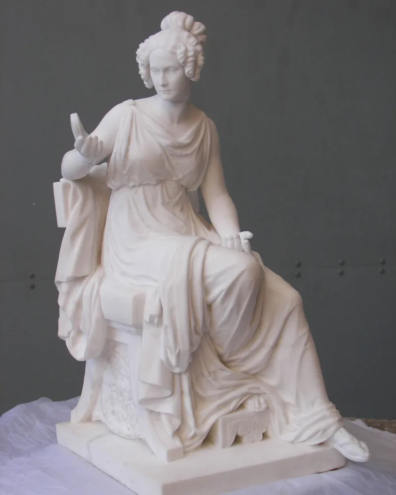 Kleine Skulptur aus Stein von Alexandra Feodorowna